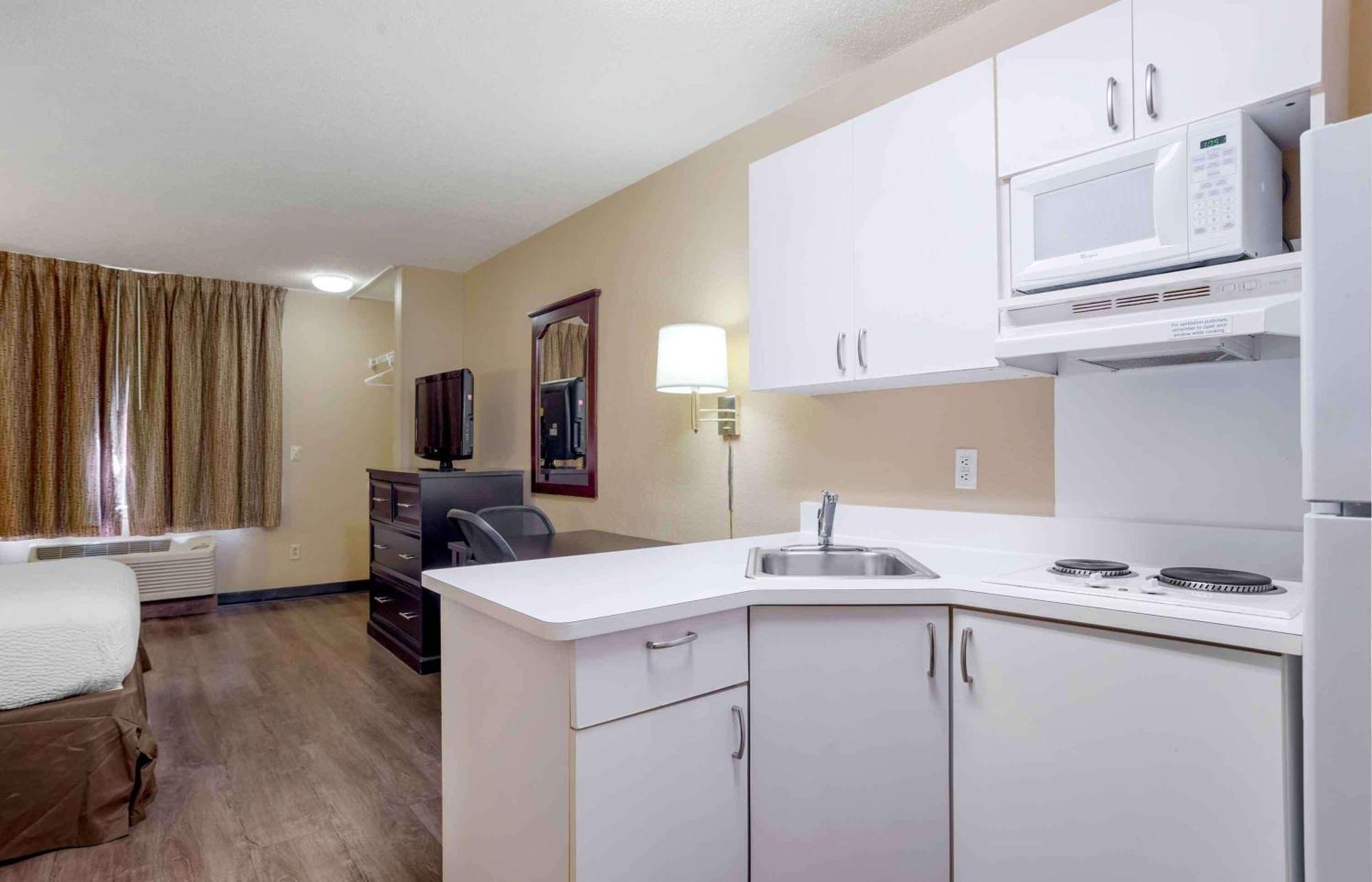 Extended America - Pensacola - Mall Hotel 2*